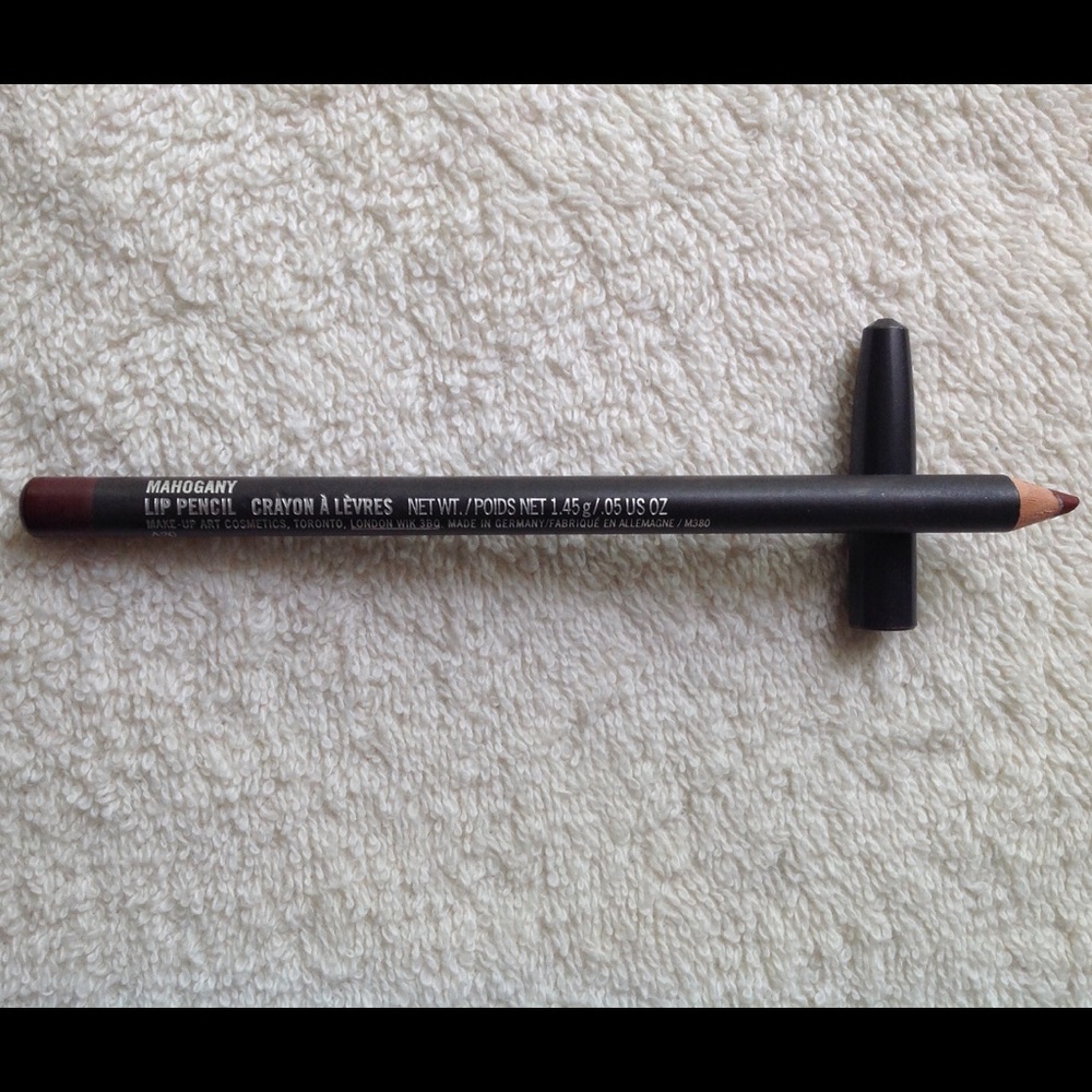 MAC Mahogany lip pencil